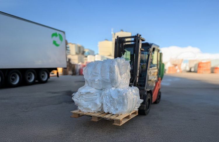 Stapler mit Folienabfällen